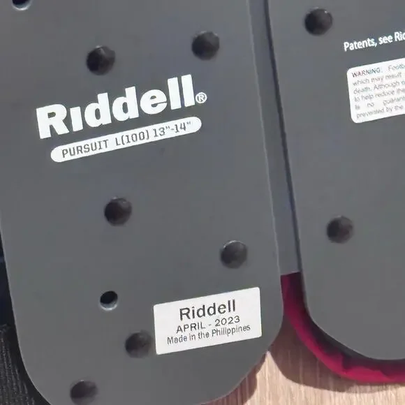 Riddell Pursuit Youth Football Shoulder Pad Size Large NWT
